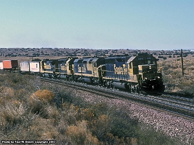 BNSF 6513 at Rio Puerco, NM in March 1999.jpg